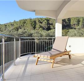 6 Bedroom Beachfront Villa with Heated Pool near Vela Luka on Korcula Island, Sleep 12